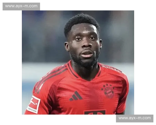 阿方索·戴维斯右膝十字韧带撕裂，拜仁后卫赛季报销