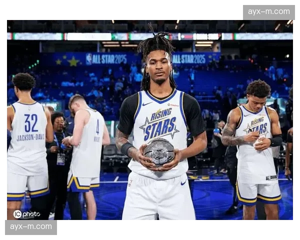 卡斯尔40分12篮板12助攻,创NBA最年轻40+三双纪录